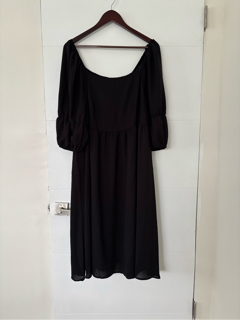 Plus Size Classic Black Midi Dress with Puff Sleeves